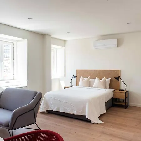 Pardal 1c - Stunning Studio In Alcantara Apartment